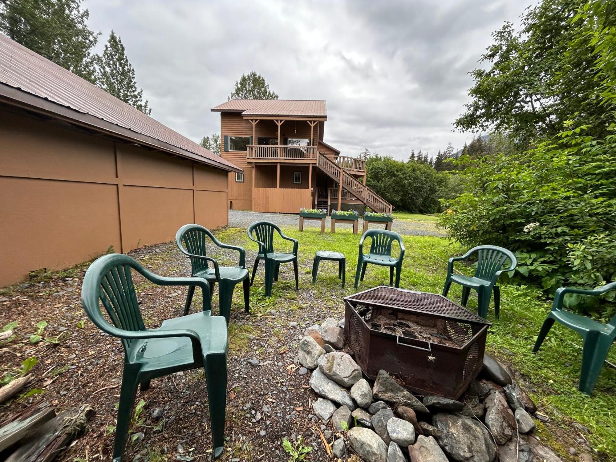 Bear Lake Lodgings B&B Seward Exterior photo