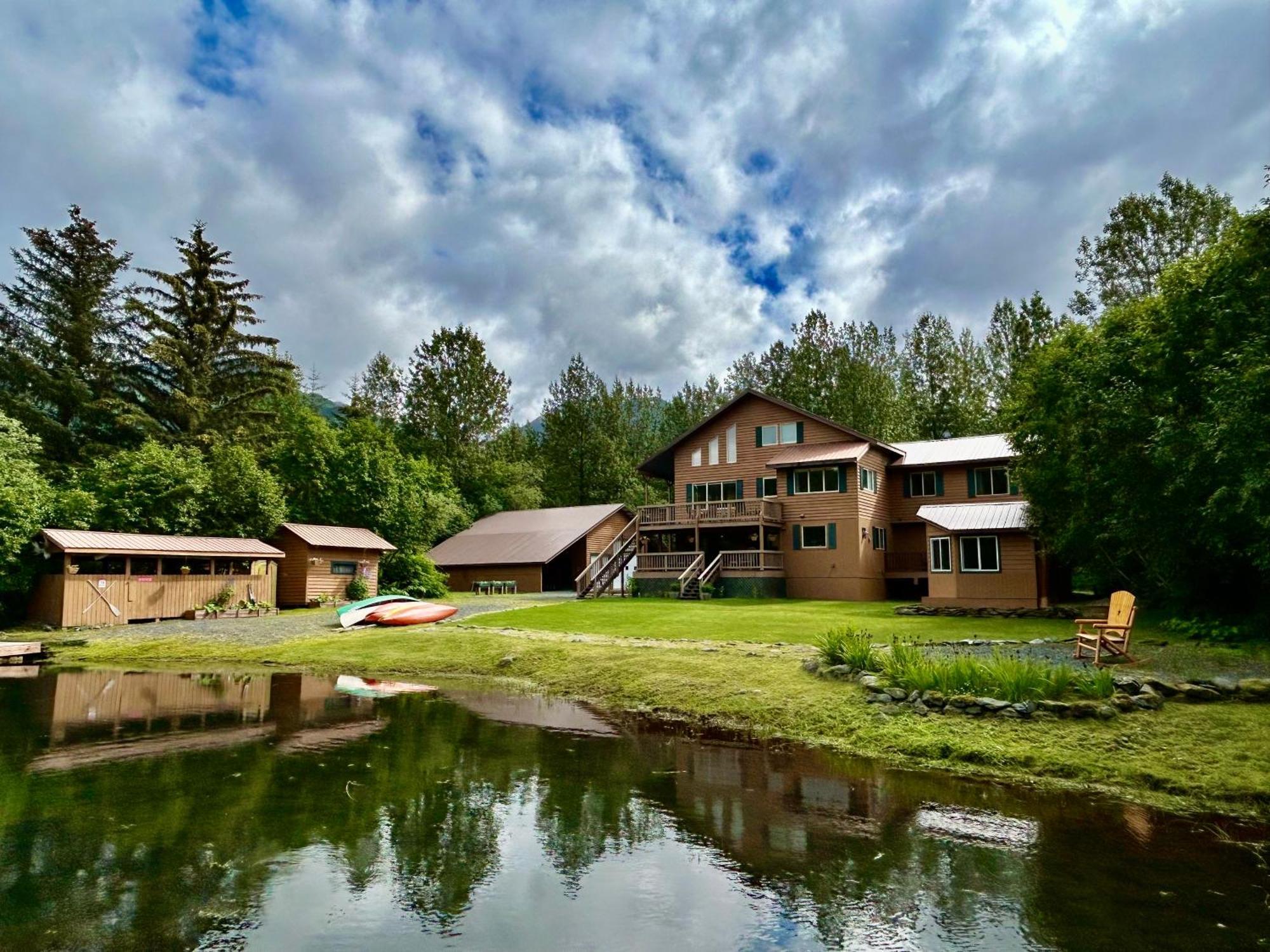 Bear Lake Lodgings B&B Seward Exterior photo