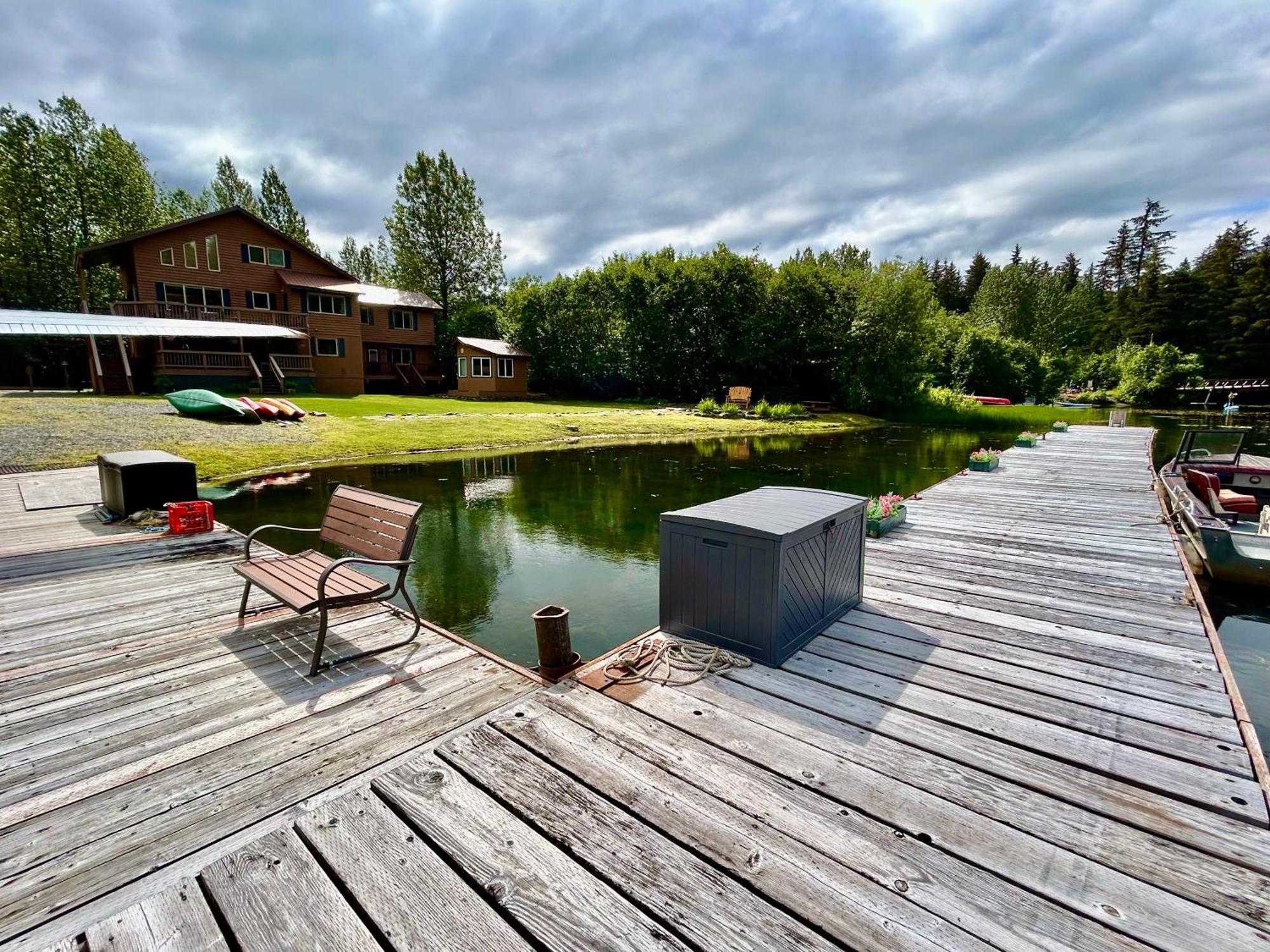 Bear Lake Lodgings B&B Seward Exterior photo